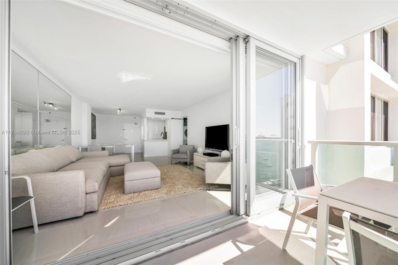 1000 West Ave, Unit 1416, Miami Beach, FL 33139 Photo