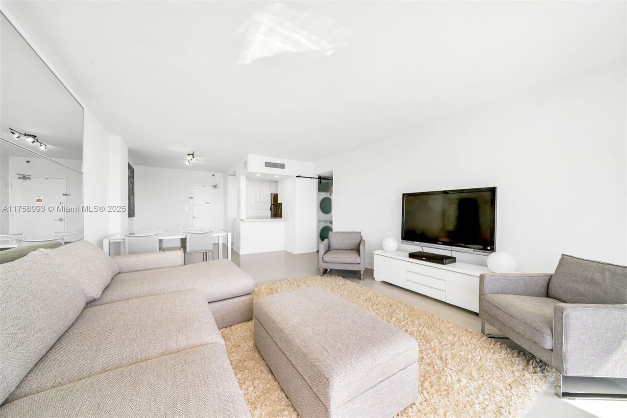 1000 West Ave, Unit 1416, Miami Beach, FL 33139 Photo