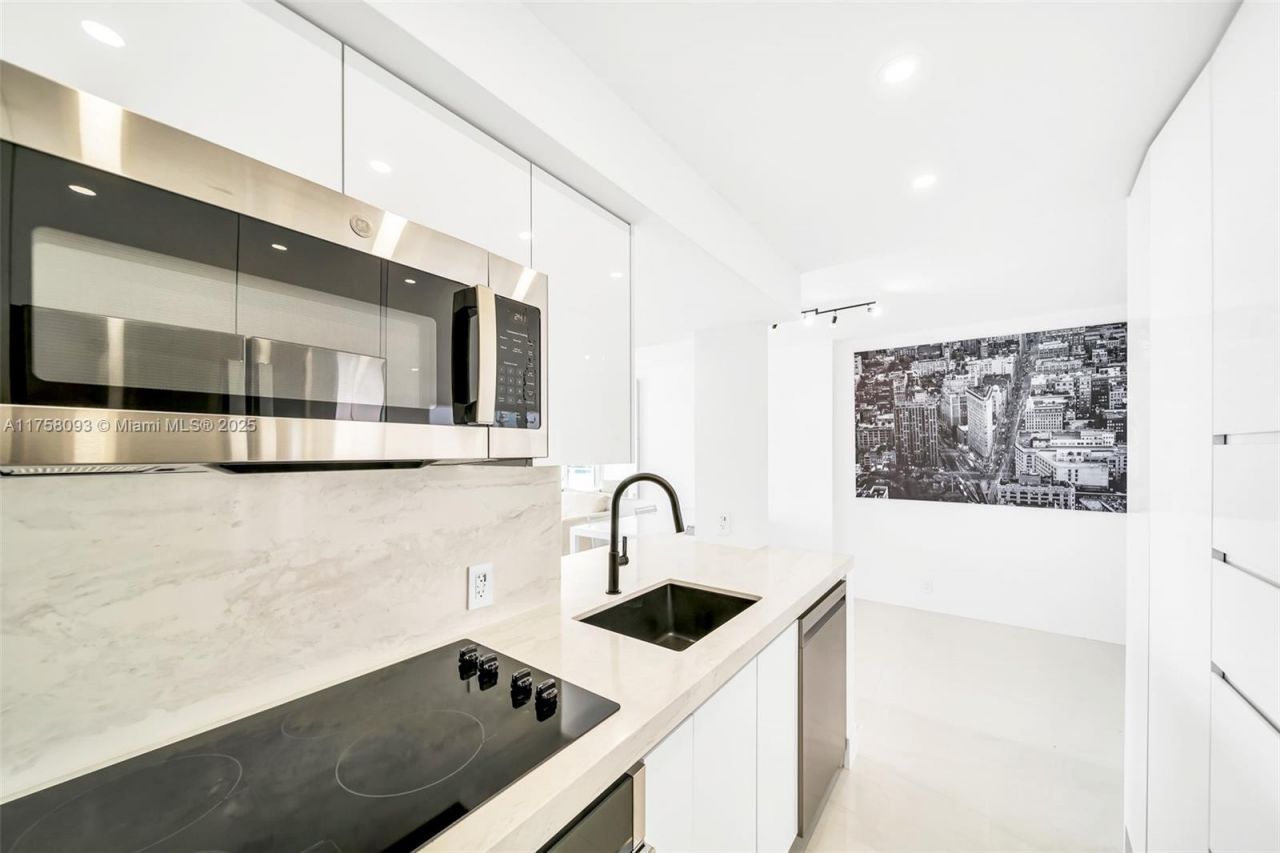 1000 West Ave, Unit 1416, Miami Beach, FL 33139 Photo