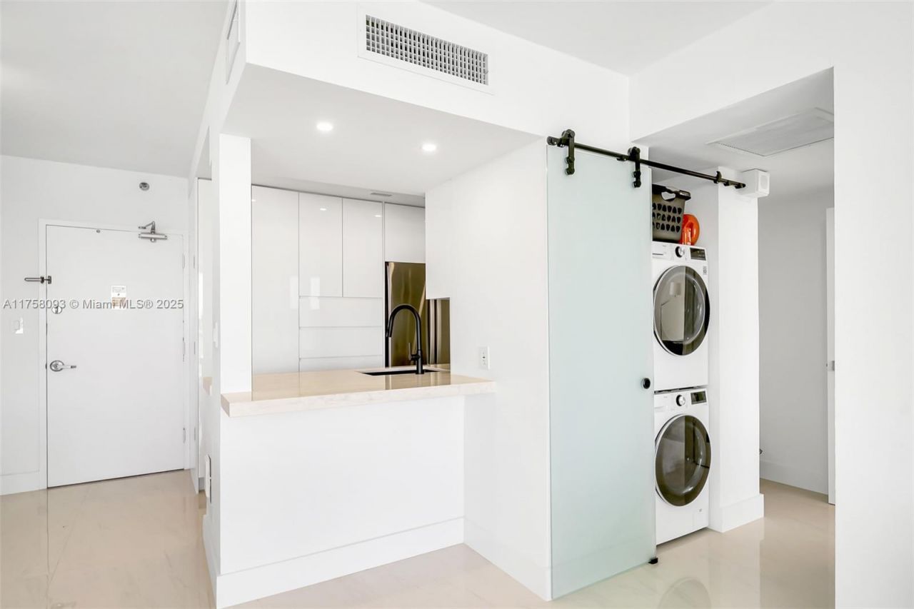 1000 West Ave, Unit 1416, Miami Beach, FL 33139 Photo