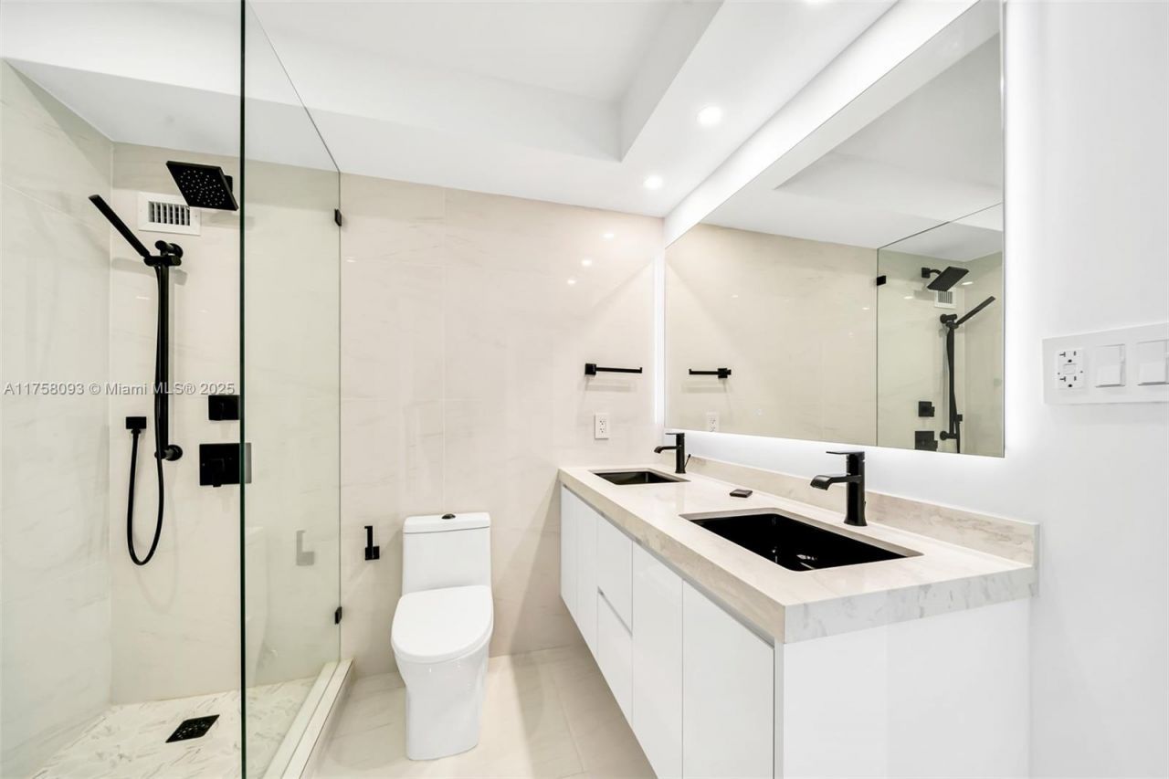 1000 West Ave, Unit 1416, Miami Beach, FL 33139 Photo