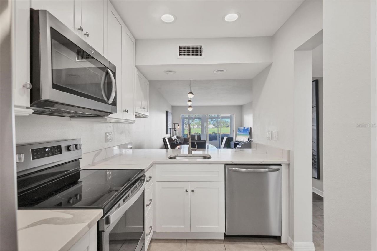 404 Cerromar Circle N, Unit 119, Venice, FL 34293 Photo