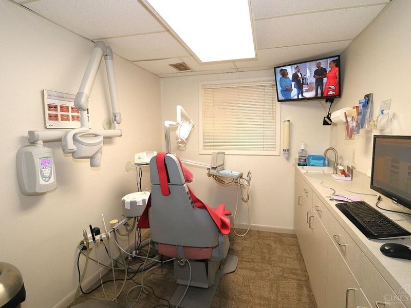 9050 Plainfield Road, Blue Ash, OH 45236 Photo 11