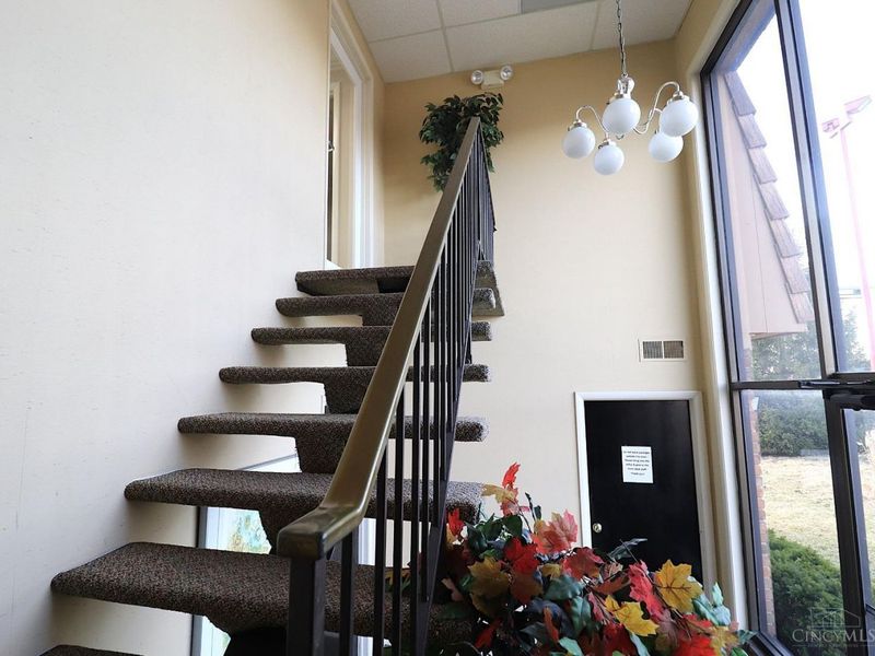 9050 Plainfield Road, Blue Ash, OH 45236 Photo 17