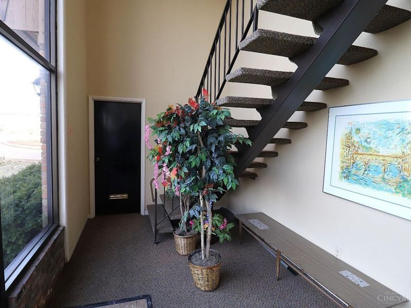 9050 Plainfield Road, Blue Ash, OH 45236 Photo 18