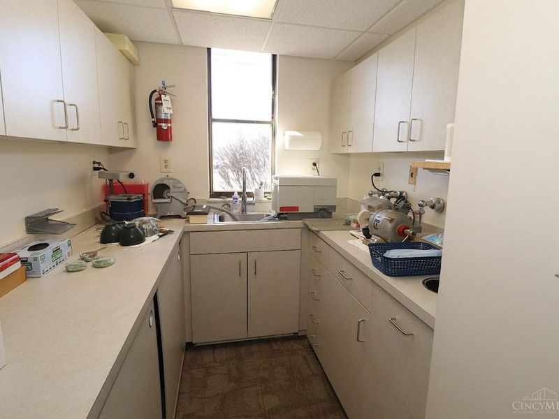 9050 Plainfield Road, Blue Ash, OH 45236 Photo 7