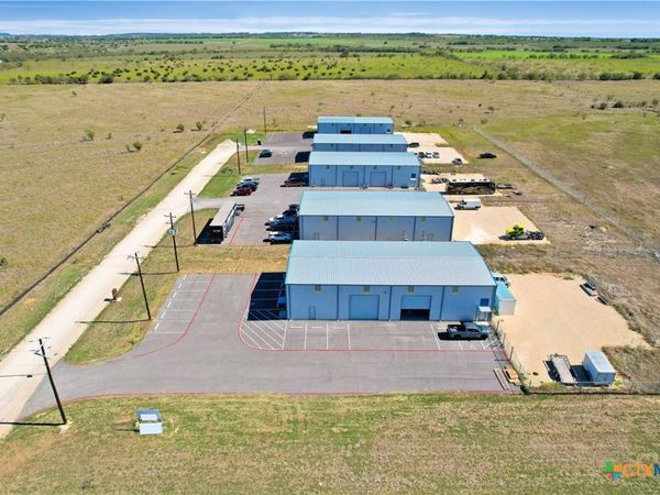 1000 County Road 308 , Jarrell, TX 76537