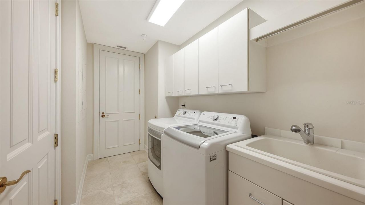 35 Watergate Drive, Unit 1103, Sarasota, FL 34236 Photo