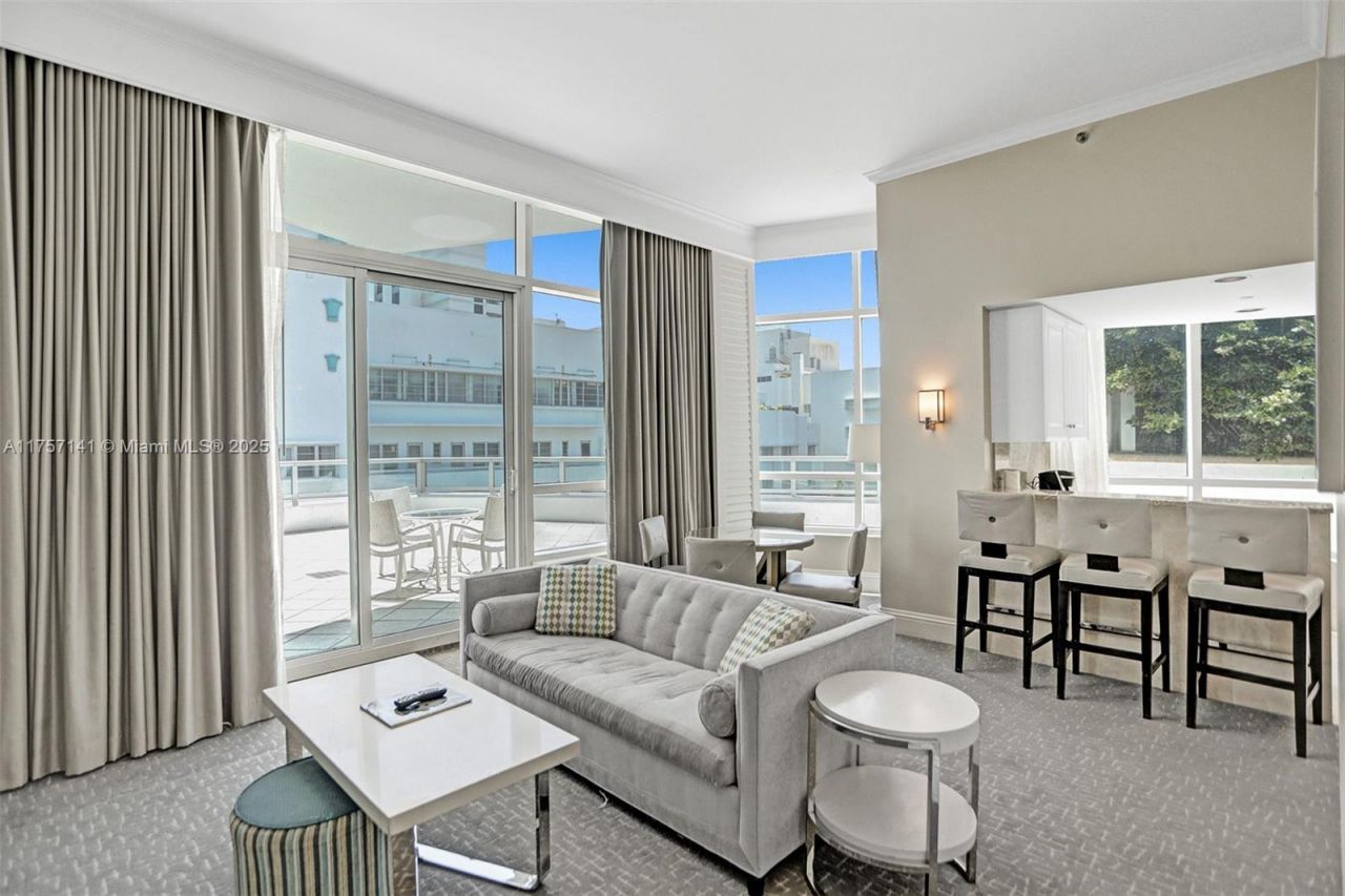 4401 Collins Ave, Unit 702/704, Miami Beach, FL 33140 Photo