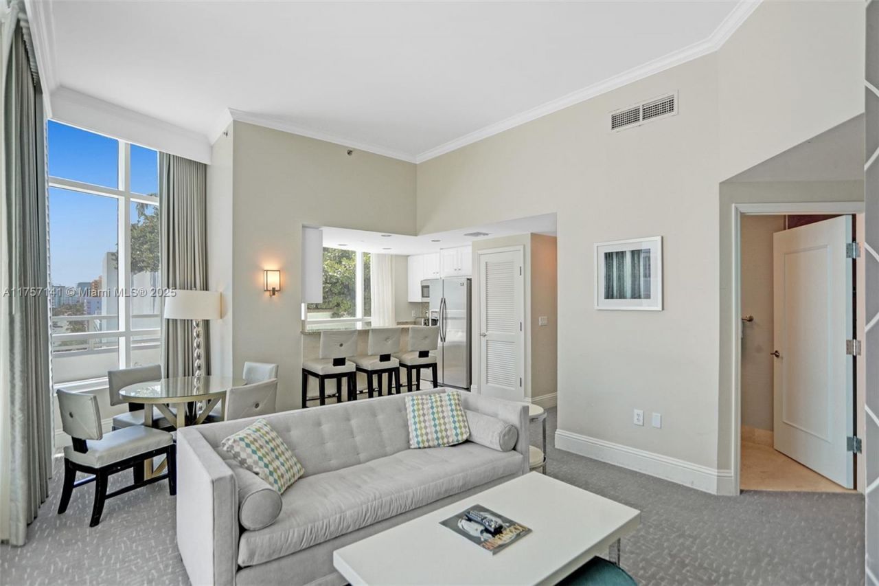 4401 Collins Ave, Unit 702/704, Miami Beach, FL 33140 Photo