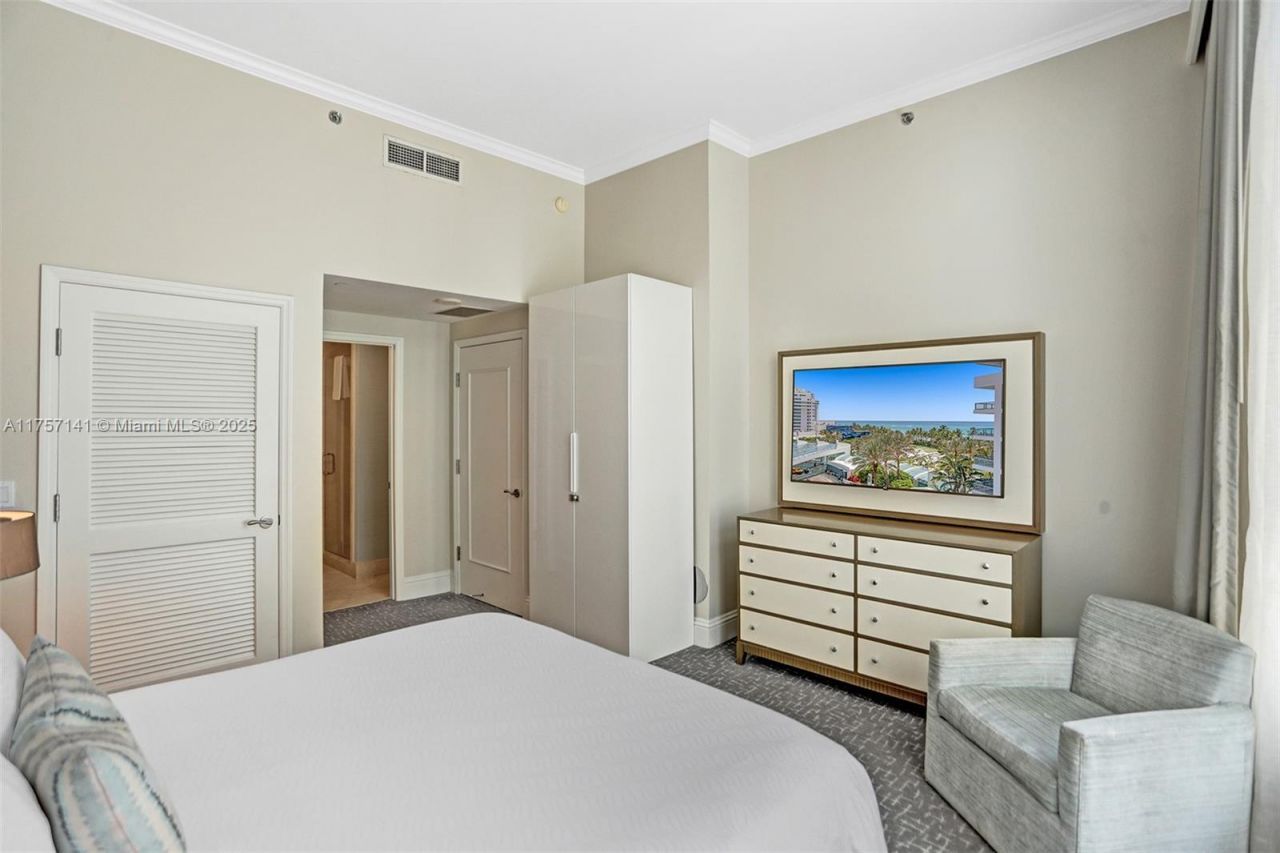 4401 Collins Ave, Unit 702/704, Miami Beach, FL 33140 Photo