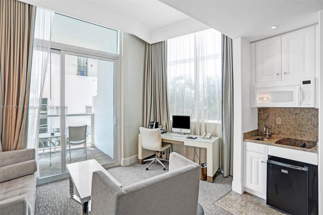 4401 Collins Ave, Unit 702/704, Miami Beach, FL 33140 Photo