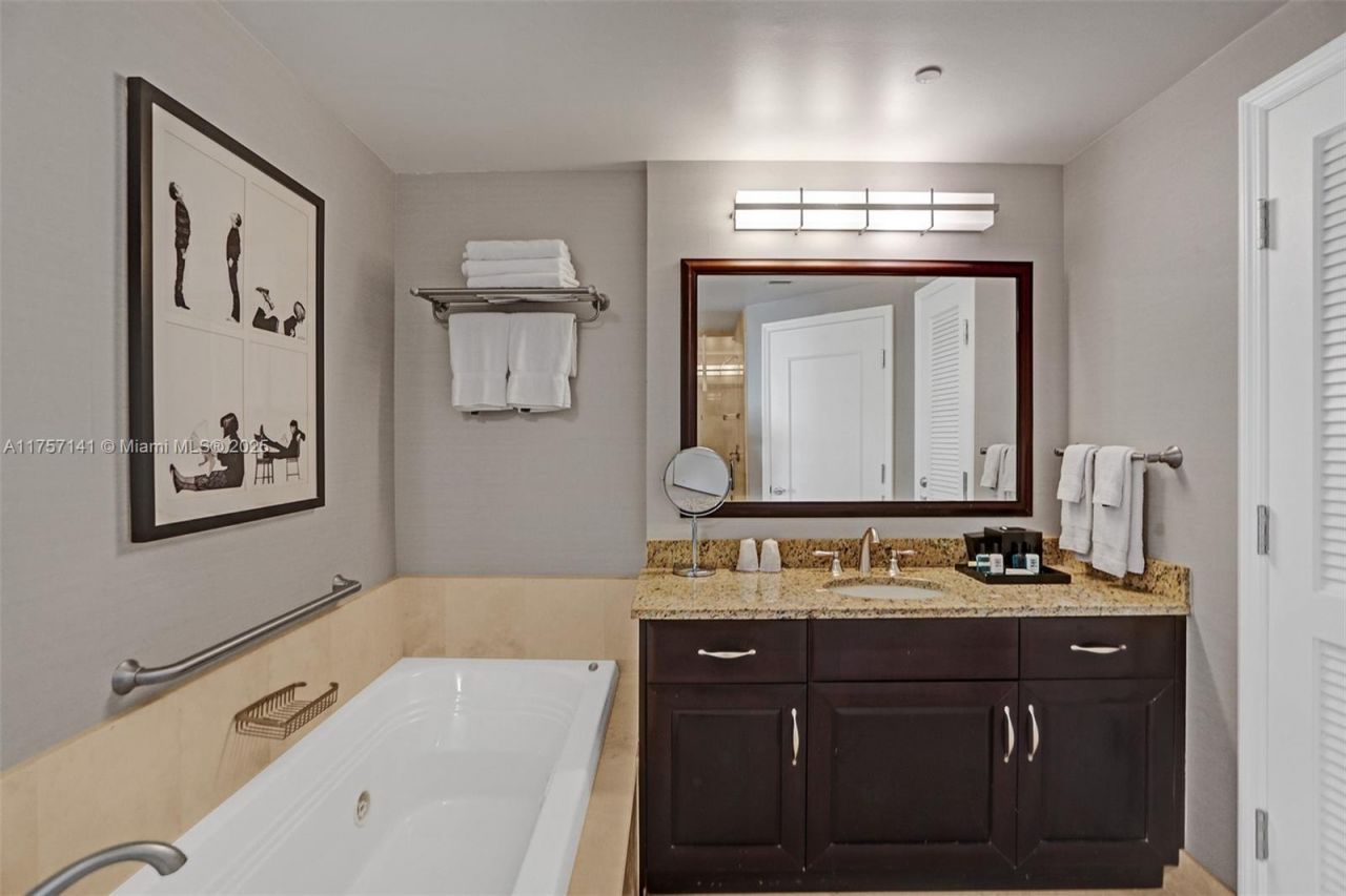 4401 Collins Ave, Unit 702/704, Miami Beach, FL 33140 Photo