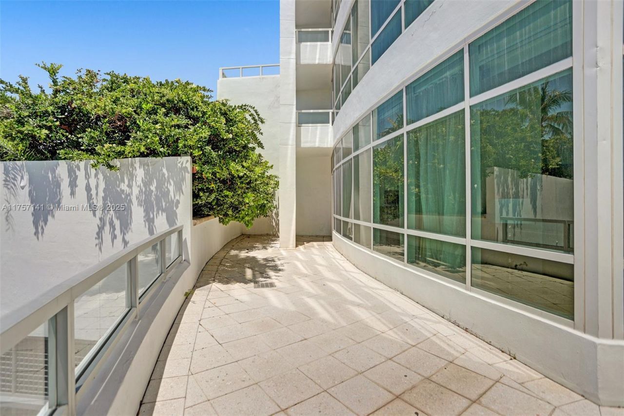 4401 Collins Ave, Unit 702/704, Miami Beach, FL 33140 Photo