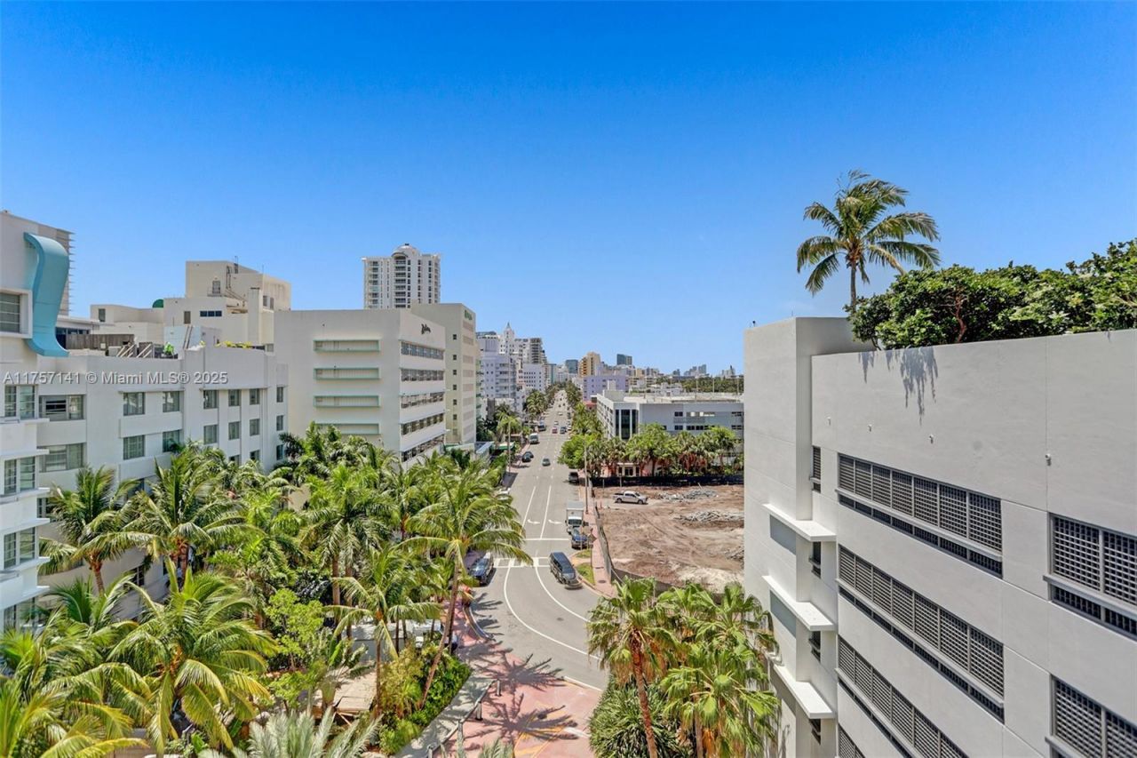 4401 Collins Ave, Unit 702/704, Miami Beach, FL 33140 Photo