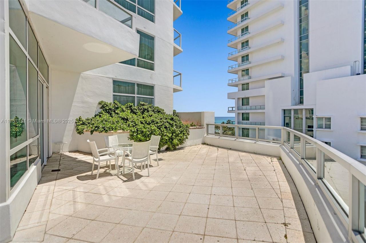 4401 Collins Ave, Unit 702/704, Miami Beach, FL 33140 Photo