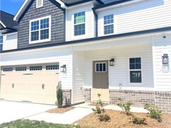 102 Oakdale Forest Lane, Jamestown, NC 27282