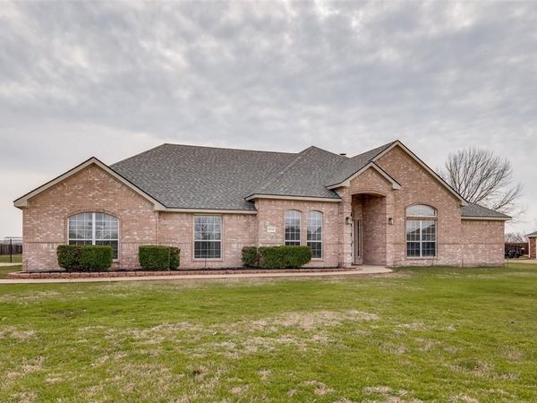 8934 Colonial Drive, Crandall, TX 75114