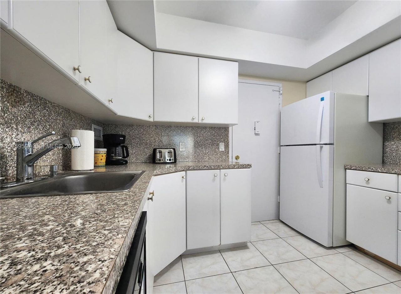 3505 S Ocean Dr, Unit 508, Hollywood, FL 33019 Photo