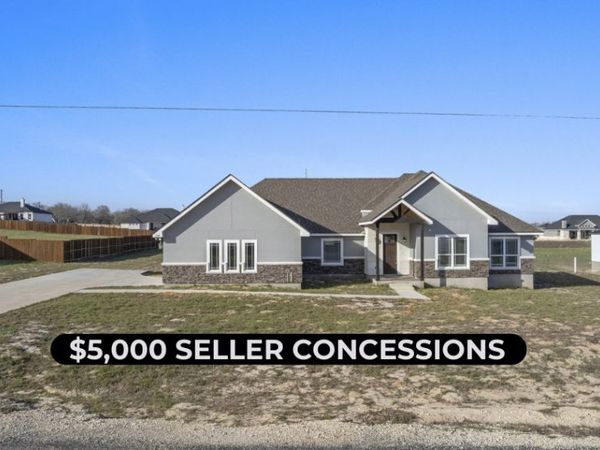 129 Summer Meadow, La Vernia, TX 78121