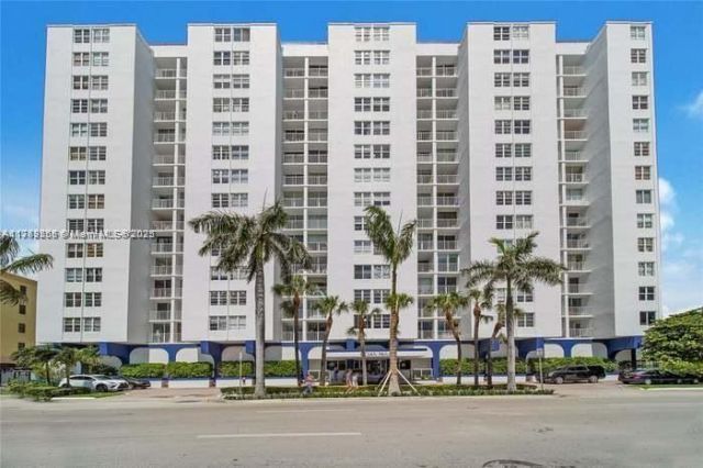 6450 Collins Ave, Unit 206, Miami Beach, FL 33141 Photo