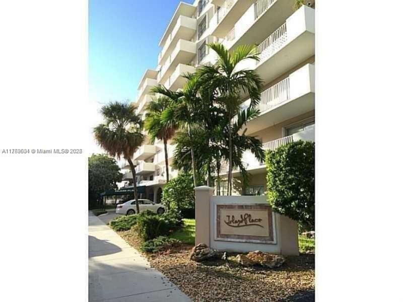 1455 N Treasure Dr, Unit 4O, North Bay Village, FL 33141 Photo