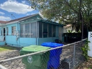 2156 NW 32nd St, Miami, FL 33142 Photo