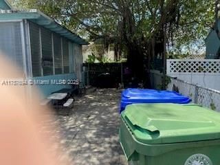 2156 NW 32nd St, Miami, FL 33142 Photo