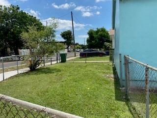 2156 NW 32nd St, Miami, FL 33142 Photo