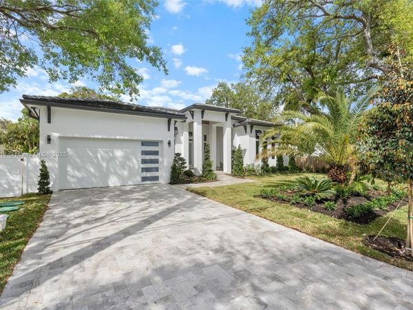 11412 NE 8th Ave, Biscayne Park, FL 33161