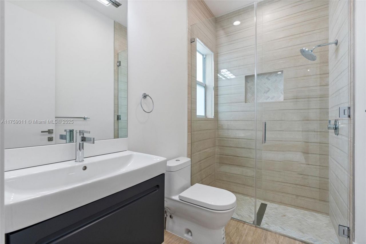 11412 NE 8th Ave, Biscayne Park, FL 33161 Photo