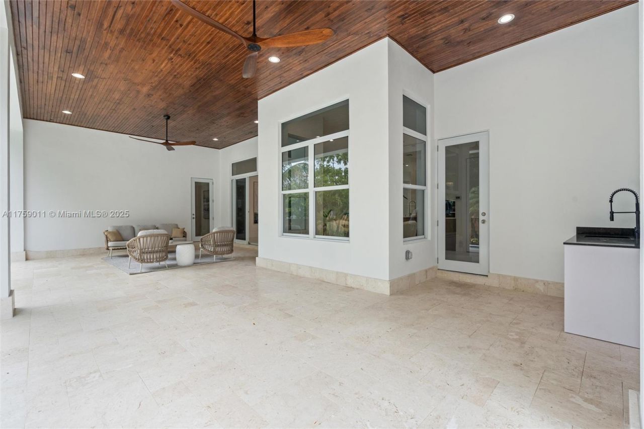 11412 NE 8th Ave, Biscayne Park, FL 33161 Photo