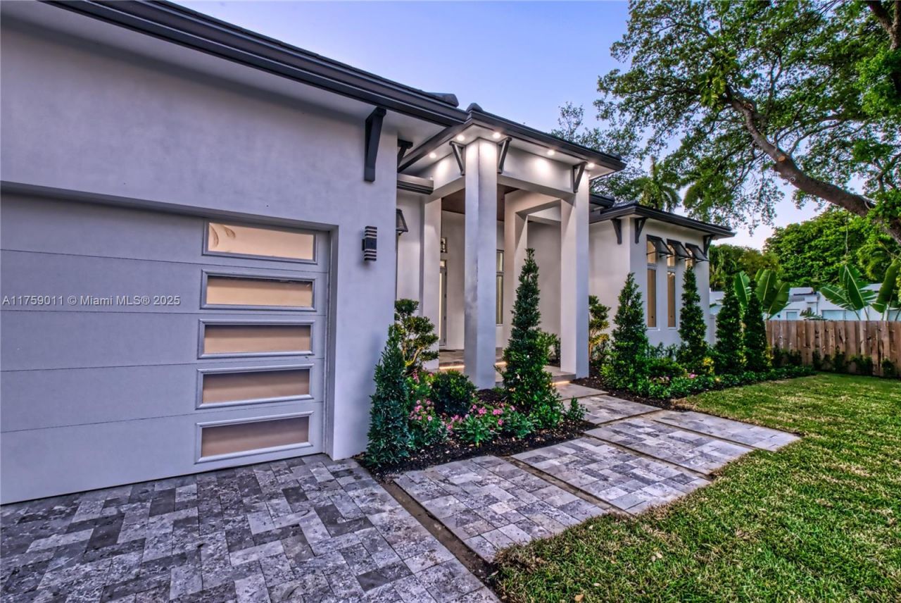 11412 NE 8th Ave, Biscayne Park, FL 33161 Photo