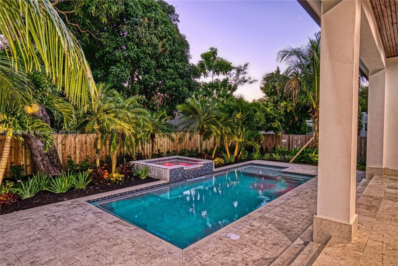 11412 NE 8th Ave, Biscayne Park, FL 33161 Photo