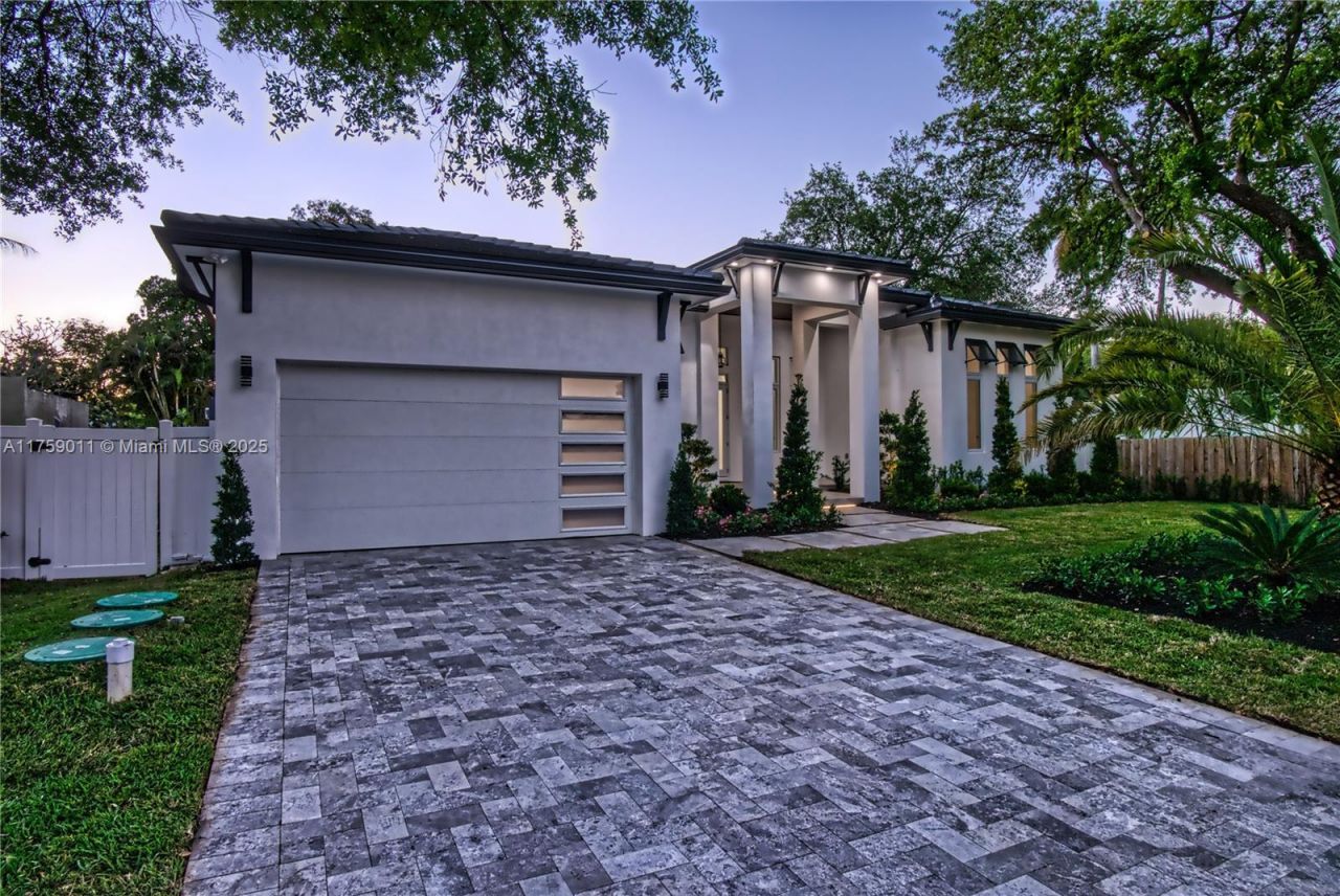 11412 NE 8th Ave, Biscayne Park, FL 33161 Photo