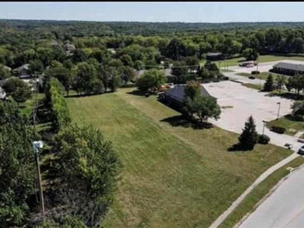 3403 S R D Mize Road, Blue Springs, MO 64015