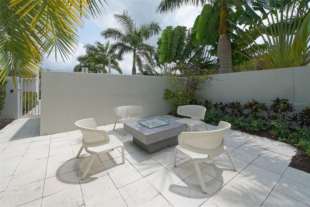 129 Taft Drive, Unit W102, Sarasota, FL 34236 Photo