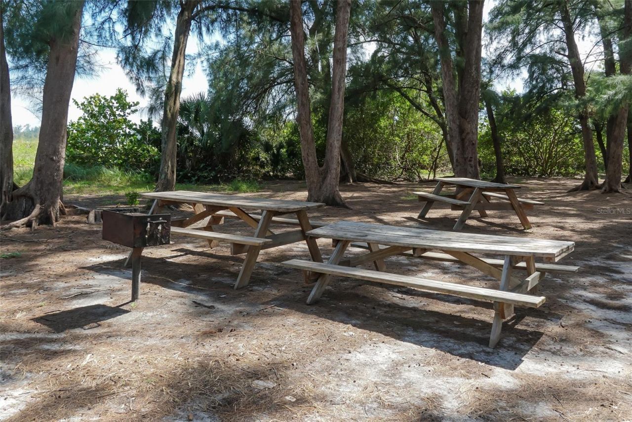 129 Taft Drive, Unit W102, Sarasota, FL 34236 Photo