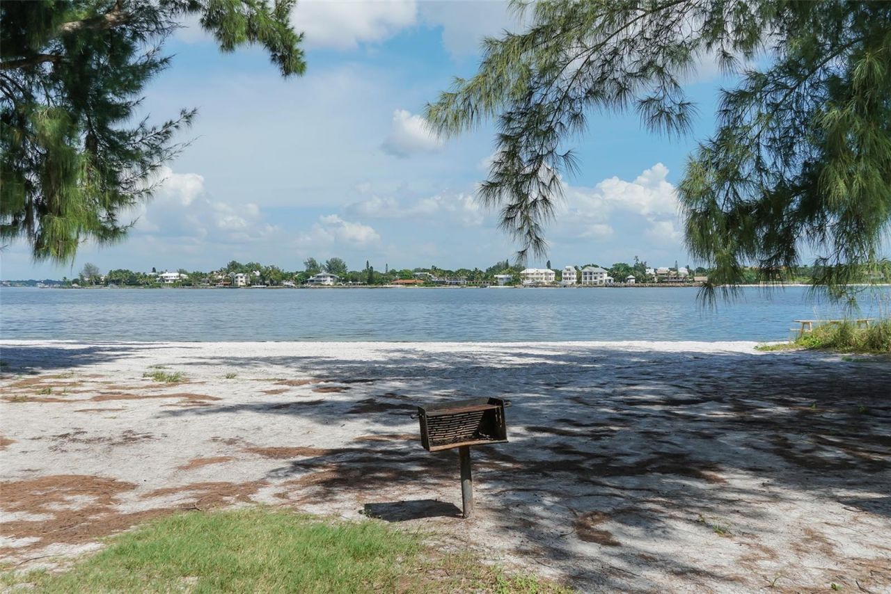 129 Taft Drive, Unit W102, Sarasota, FL 34236 Photo