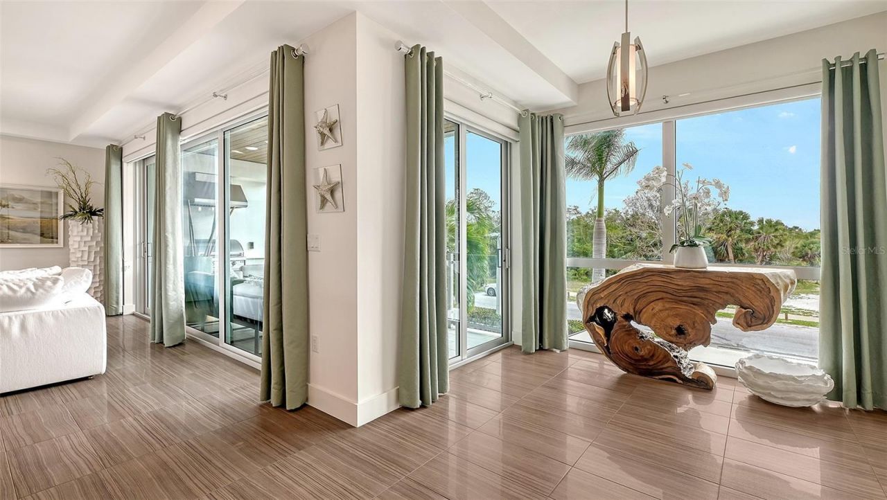 129 Taft Drive, Unit W102, Sarasota, FL 34236 Photo