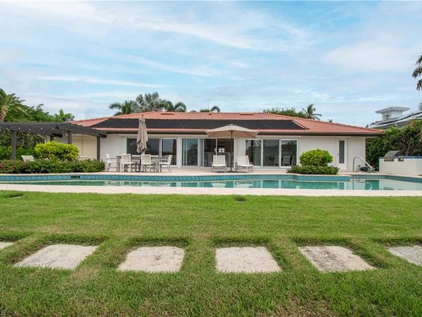 222 BAY PT, NAPLES, FL 34103