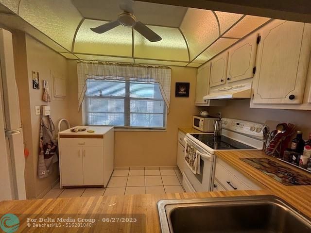 2649 NW 48th Ter, Unit 433, Lauderdale Lakes, FL 33313 Photo