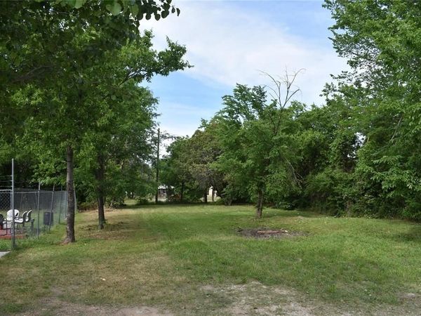 1523 E Vickery Boulevard, Fort Worth, TX 76104