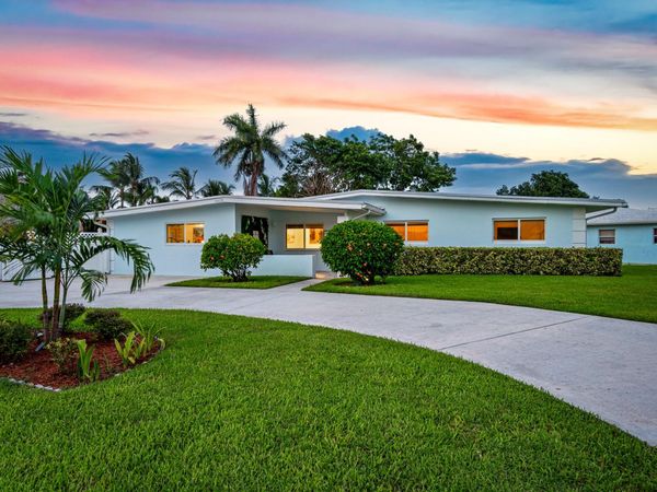 6620 Lake Clarke Drive Drive, Lake Clarke Shores, FL 33406