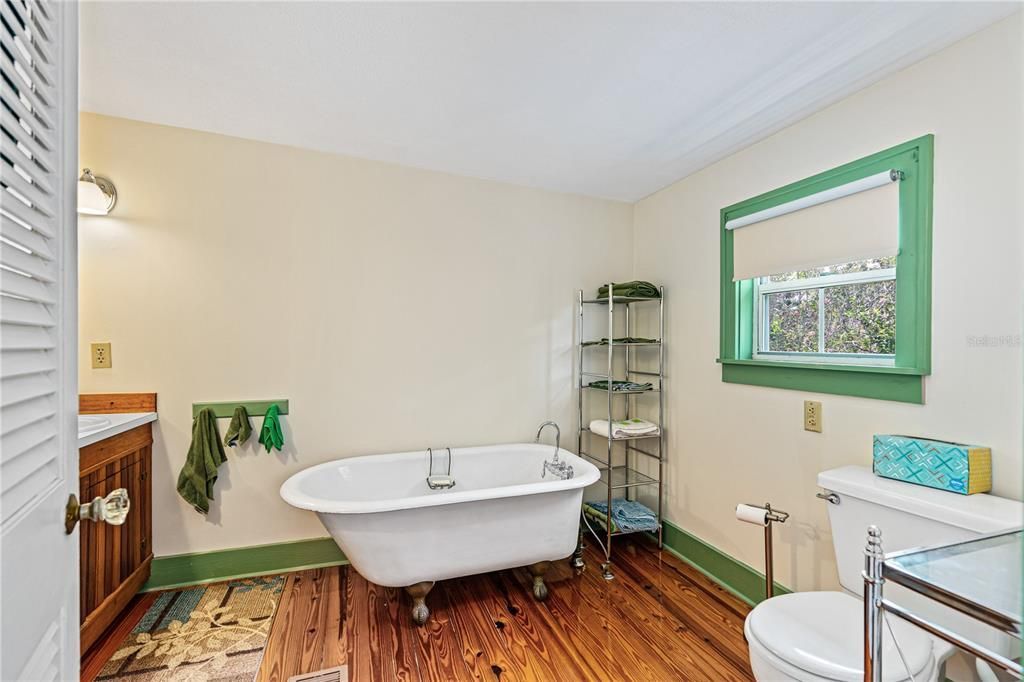 1206 S Riverside Drive, New Smyrna Beach, FL 32168 Photo