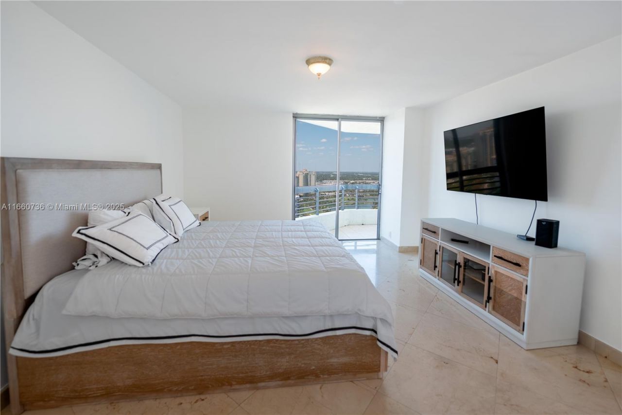 3500 Mystic Pointe Dr, Unit 3502, Aventura, FL 33180 Photo