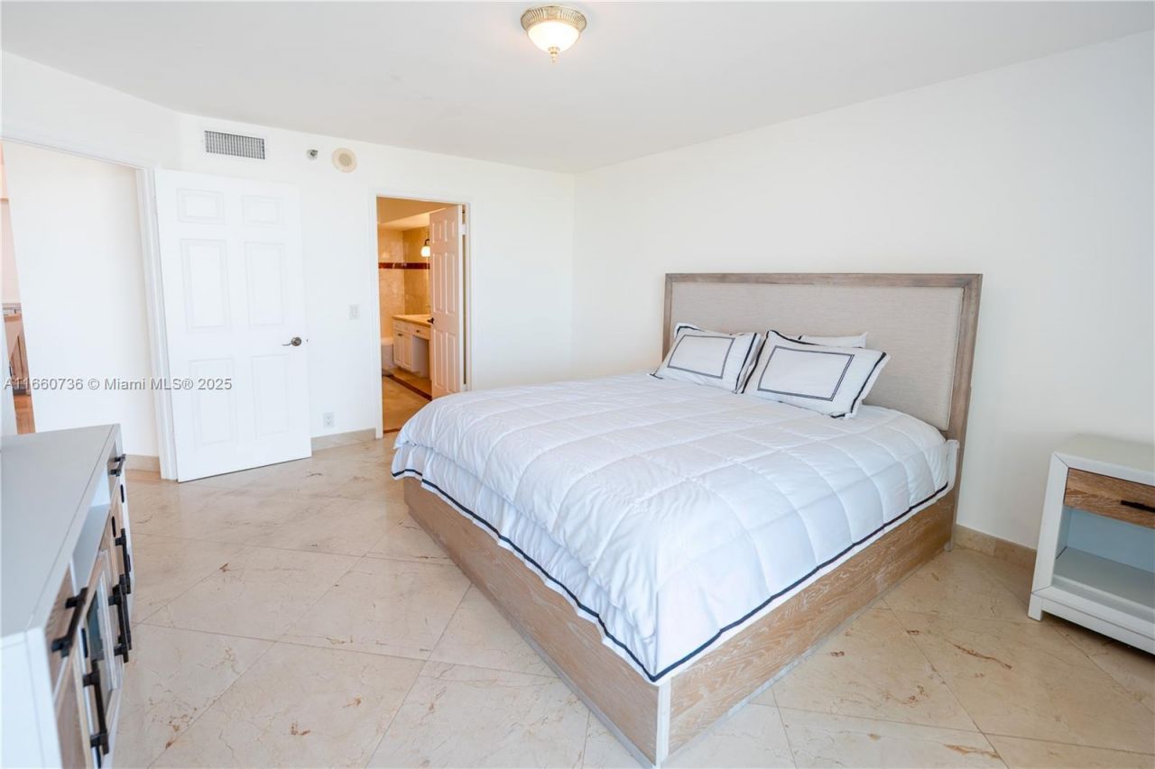 3500 Mystic Pointe Dr, Unit 3502, Aventura, FL 33180 Photo