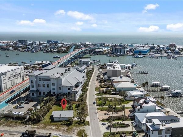 752 San Carlos DR, FORT MYERS BEACH, FL 33931