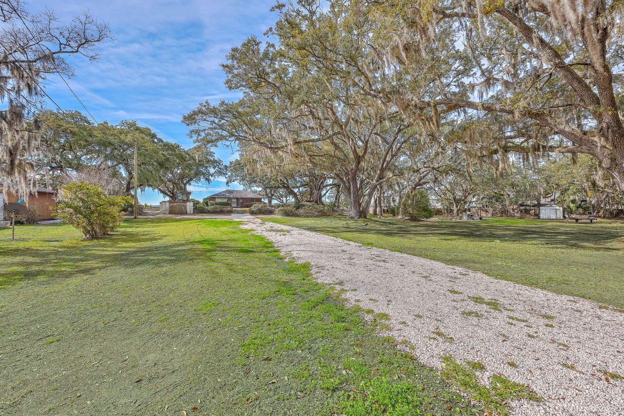 185 Wappoo Road Photo 17