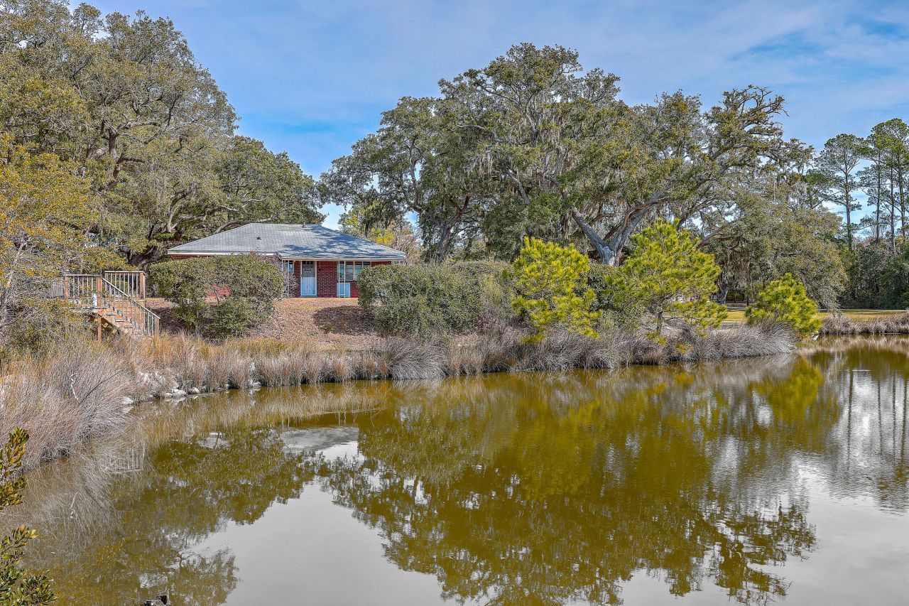 185 Wappoo Road Photo 23